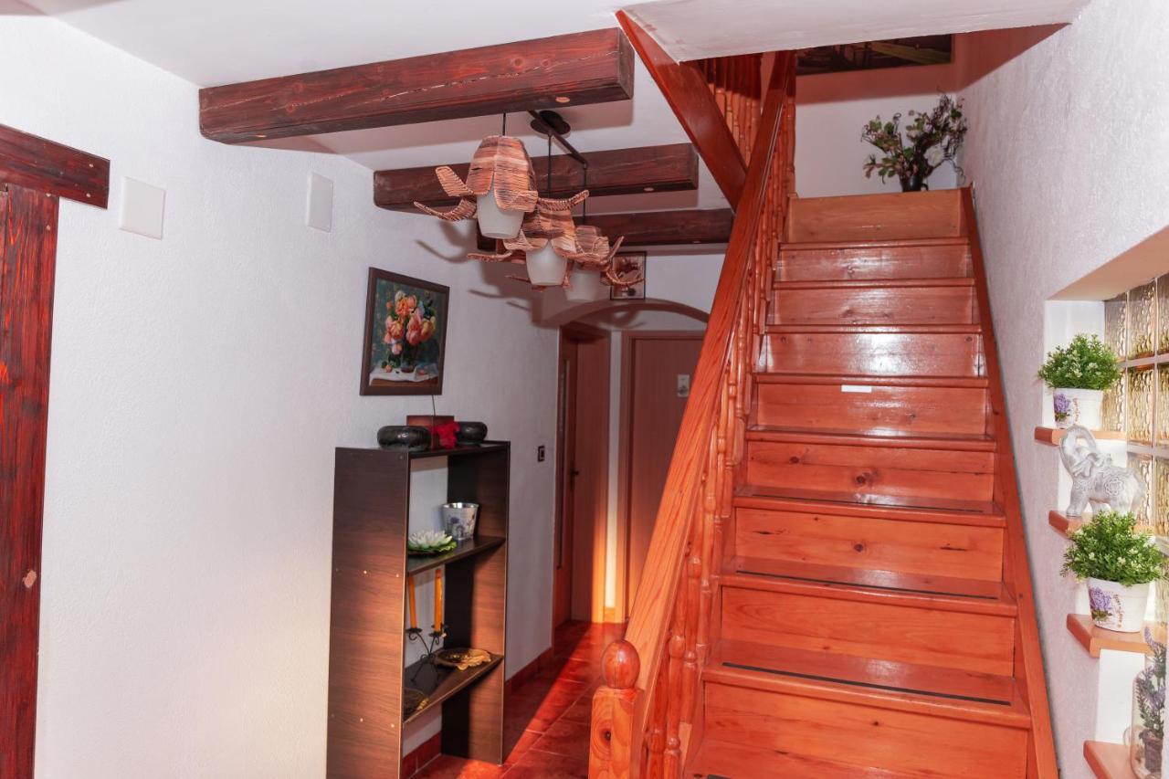 Hotel Casa Ursului Bujoreni Esterno foto
