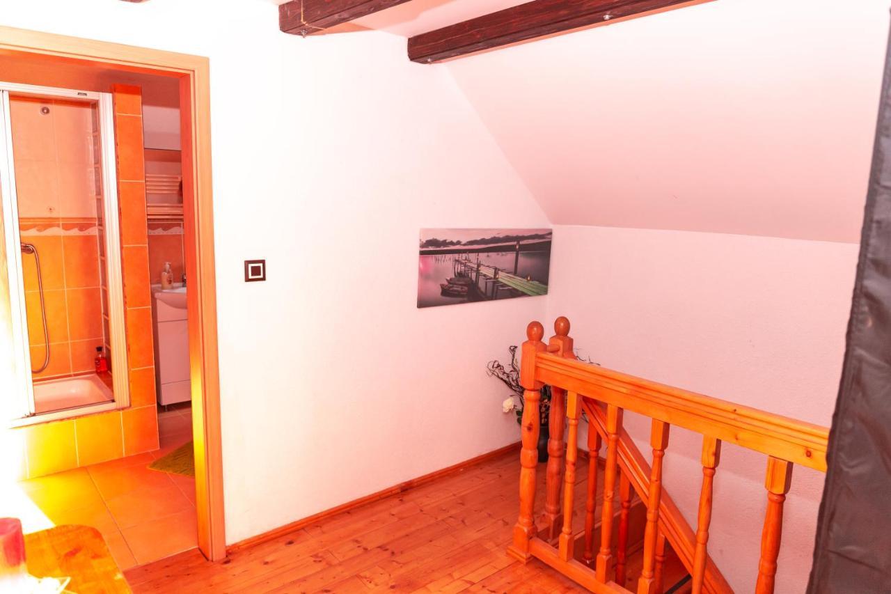 Hotel Casa Ursului Bujoreni Esterno foto