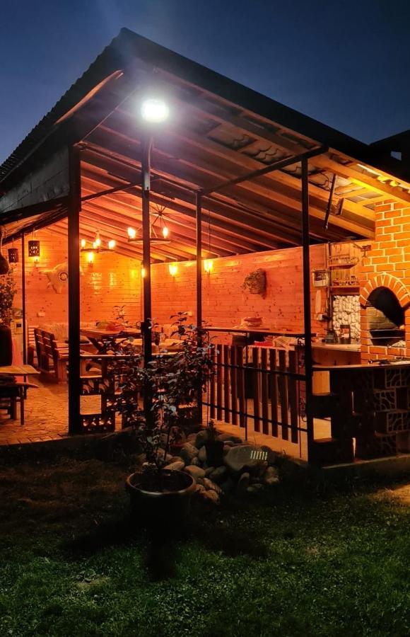 Hotel Casa Ursului Bujoreni Esterno foto